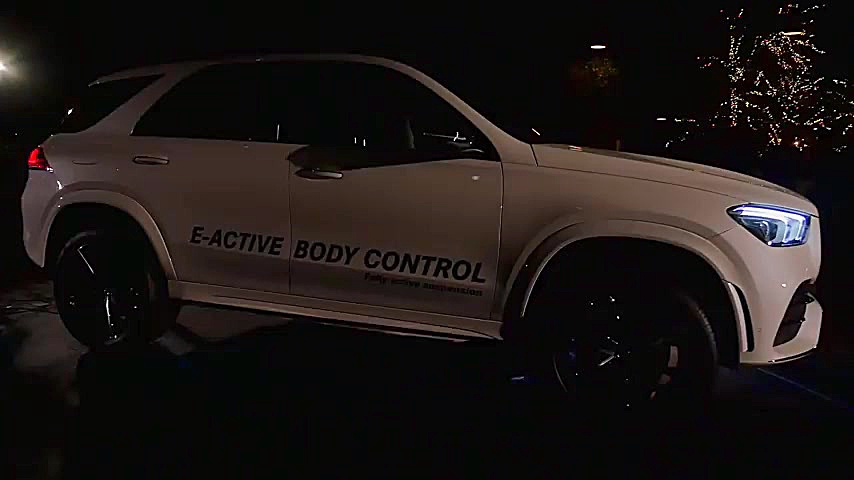 بازی اتاق مرسدس GLE با آپشن پیشرفته E-Active Body Control زمان70ثانیه
