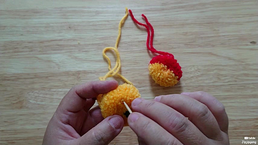 آموزش ساخت عروسک کاموایی پو با روش چنگالHow to Make Winnie the Pooh PomPom زمان2180ثانیه