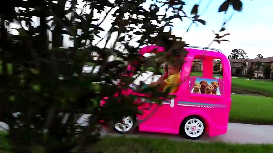 diana and barbie car