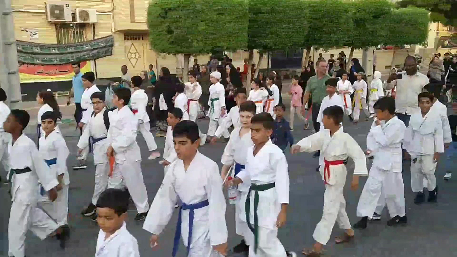 پوستر کوچک