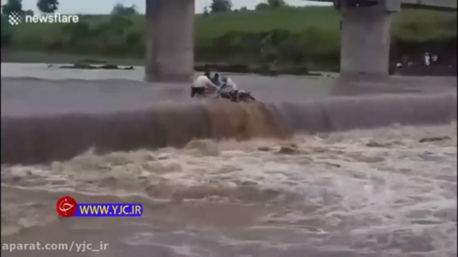 جوانان شجاعی که دوست موتورسوار...