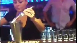 نوشیدنی رنگین کمانی