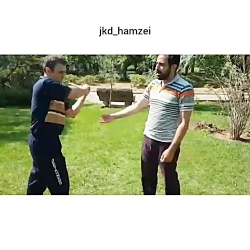 دفاع و حمله مقابل چوب یا میله ( حمله از کنار با 1 یا 2 دست) دفاع و حمله مقابل چوب ی...
