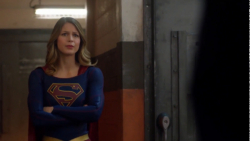 سریال سوپرگرل  فصل ۲ قسمت 19