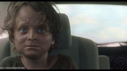 فیلم ترسناک در میان علفزار بلن...