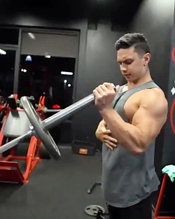 سینه - آموزش حرکات بدنسازی