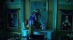 فیلم سینمایی آلیس در آنسوی آیی...