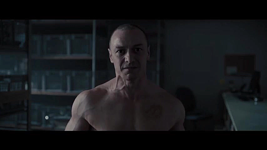 فیلم Glass 2019 با زیرنویس فارسی اختصاصی زمان7731ثانیه