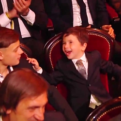 خوشحالی پسر لیونل مسی از برنده...