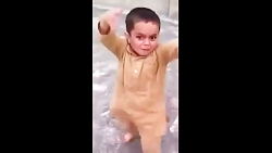 رقصیدن فوق خنده دار بچه افغانی...
