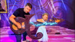 ناستیا استیسی و پدر به موزه شی...