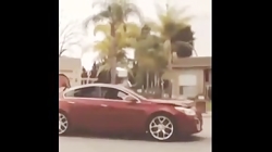 انداختن توپ بسکتبال در حلقه تو...