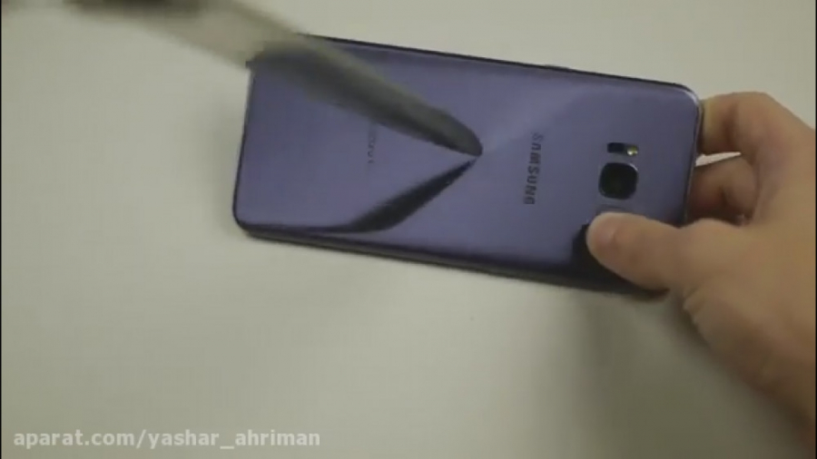 تست مقاومت گوشی سامسونگ galaxy S8 با چاقو و چکش محمدرضا گلزار