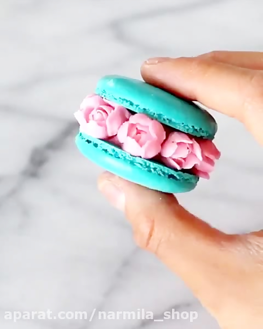 تزیین زبیای ماکارون با باترکریم - لوازم قنادی نارمیلا