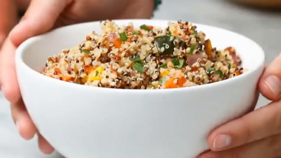 آشپزی سالم - سالاد کینوا و سبزیجات تنوری - کلینیک لاغری سیبیتا