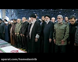 نماز آيت الله خامنه اي بر پيكر...