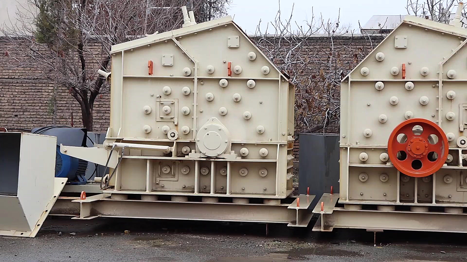 راهساز معدن تولید کننده دستگاههای سنگ شکن ضربه ای سری اچ اس زمان41ثانیه