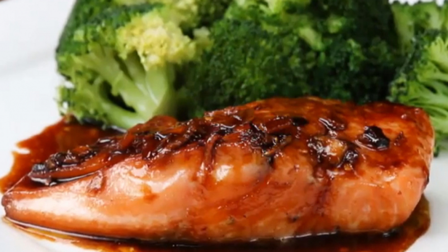 آشپزی سالم - ماهی سالمون با سس سویا - کلینیک لاغری سیبیتا