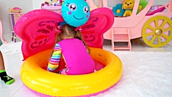 دایانا به عنوان یک کودک نوپا ،...