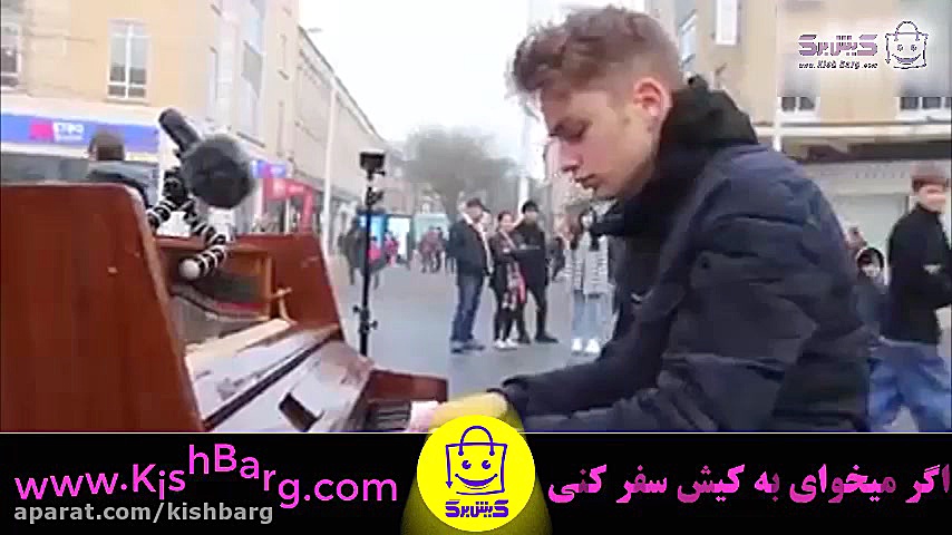 پوستر بزرگ