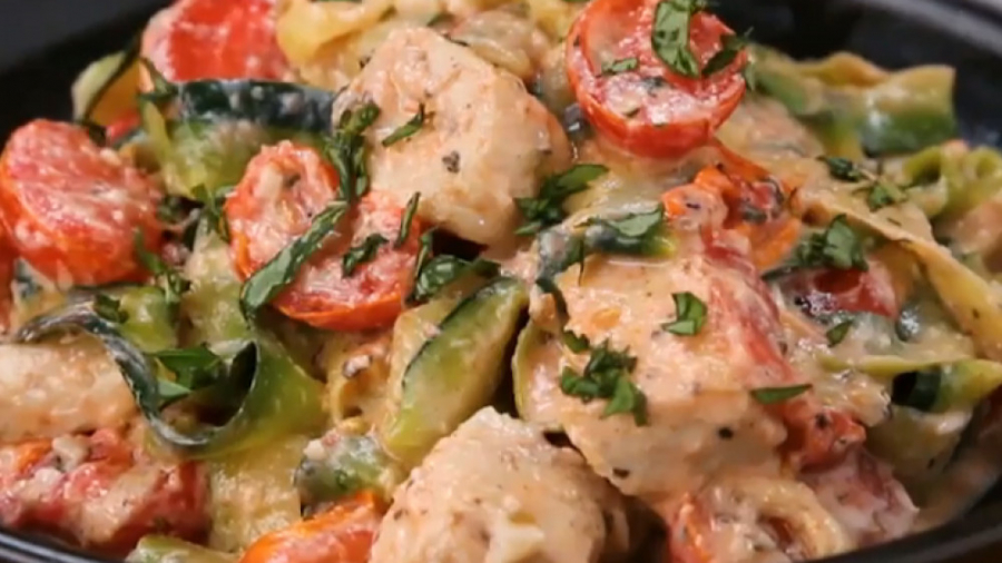 آشپزی سالم - پاستای کدو و مرغ خامه‌ای - کلینیک لاغری سیبیتا