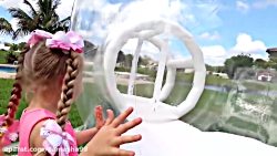 دیانا و روما با اسباب بازیهای...