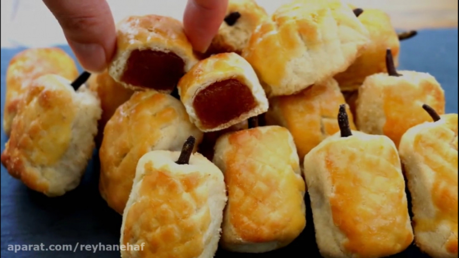 تارت لقمه آناناس(مقدار شيريني با سليقه خودتون Pineapple Tarts