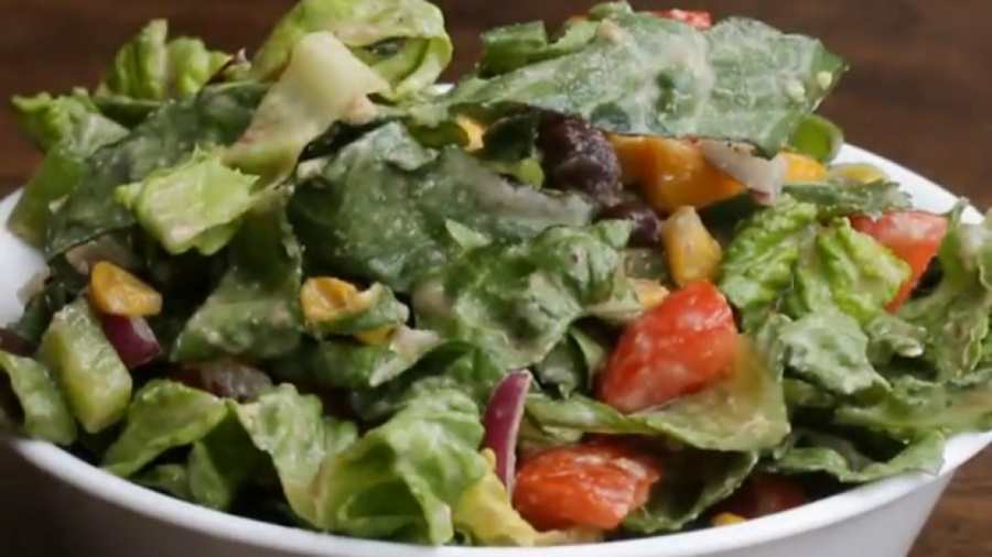 آشپزی سالم - سالاد سبزیجات با سس آووکادو - کلینیک لاغری سیبیتا