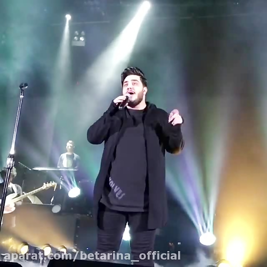 اجرای زنده کنسرت آرون افشار