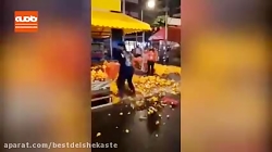 واکنش عجیب یک غرفه دار در ووها...