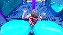 زمین بازی در فضای باز برای تفر...