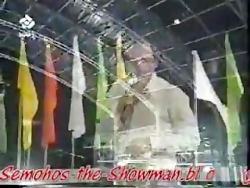 مجری سید محمد حسینی و مشکلات