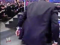 کشتی کج دونالد ترامپ