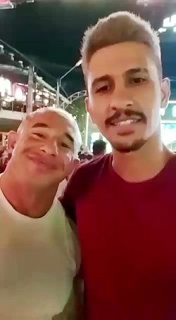 به تمسخر گرفتن مبارز آزاد MMA...