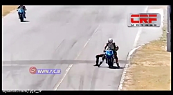 درگیری عجیب دو موتورسوار در پی...