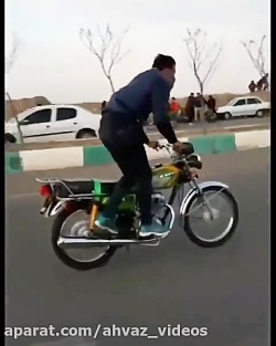 حرکات نمایشی تک چرخ با موتور 1...