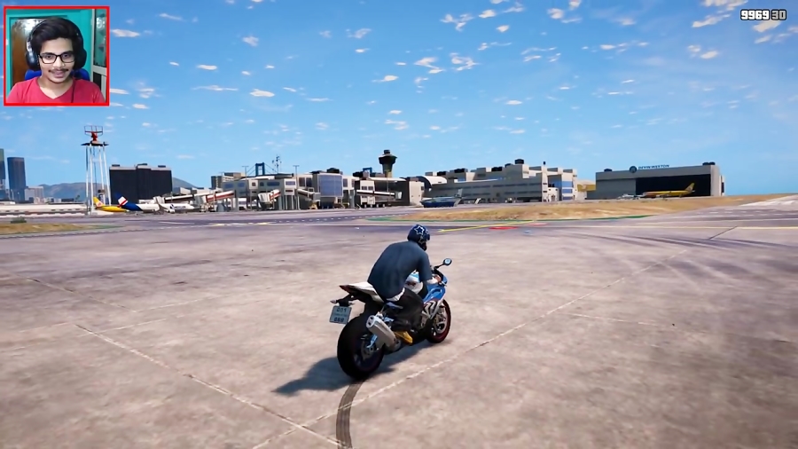 گشت و گذار با موتور BMW در بازی GTA V