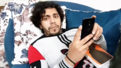 اهنگ او مثل مانکن بود از فرزاد...