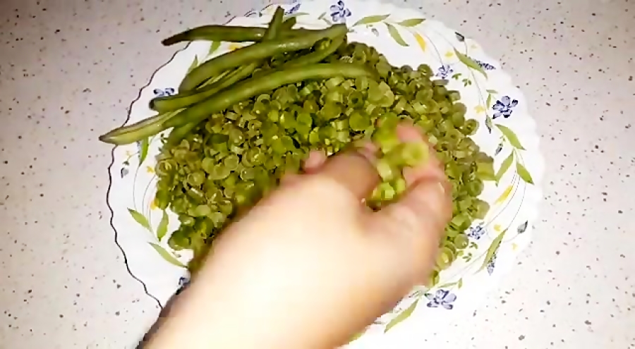 طرز تهیه کوکوی لوبیا سبز و سبزیجات خوشمزه و مقوی همراه