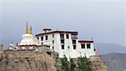 5 Mysterious UFO Sightings In...