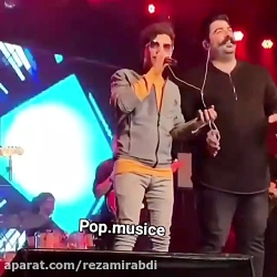 همخوانی بهنام بانی و محسن ابرا...