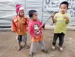 عجب بچه های بامزه ای