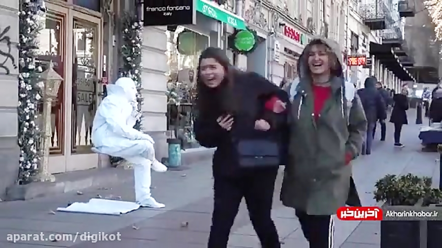 دوربین مخفی خارجی  مجسمه زنده