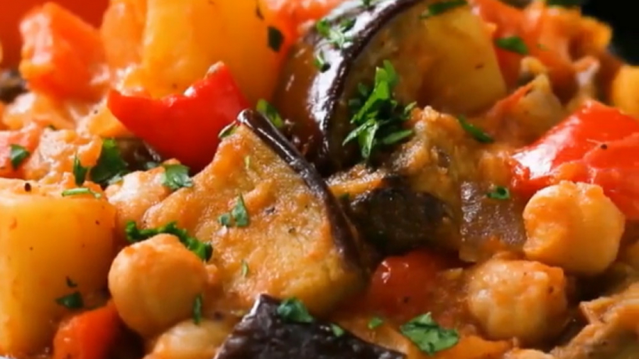 آشپزی سالم - سوپ بادمجان و گوجه - کلینیک لاغری سیبیتا