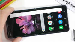 تست مقاومت گوشی سامسونگ Z flip