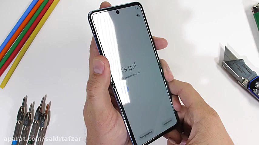 تست مقاومت گوشی Galaxy Z Flip سامسونگ احسان خواجه‌امیری
