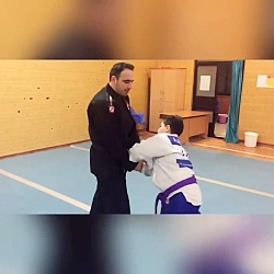 آموزش دفاع شخصي كودكان /سنسي م...