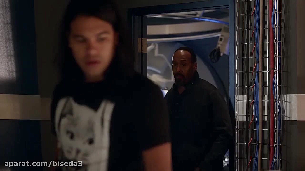 فصل 3 قسمت 7 سریال فلش - The Flash با دوبله فارسی زمان2505ثانیه