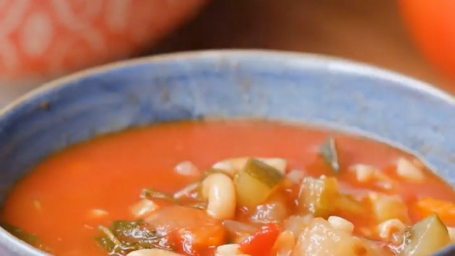 آشپزی سالم - سوپ گیاهی - کلینیک لاغری سیبیتا