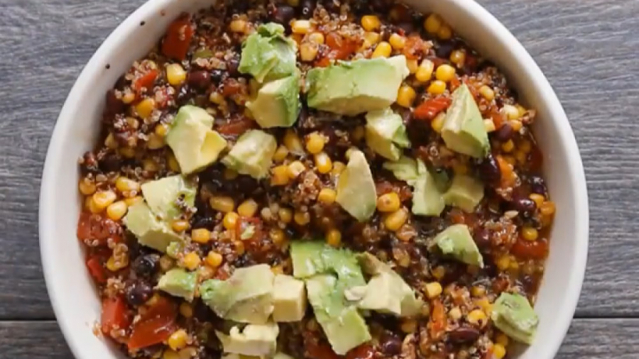 آشپزی سالم - سالاد کینوا پروتئینی - کلینیک لاغری سیبیتا